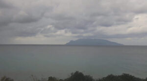 鹿児島県屋久島町 口永良部島（屋久島方面）のライブカメラ