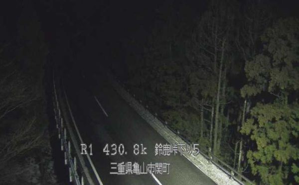 国道1号 鈴鹿峠下り5番のライブカメラ|三重県亀山市のサムネイル