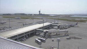 沖縄県那覇市 QABより那覇空港搭乗口・駐機場付近のライブカメラ