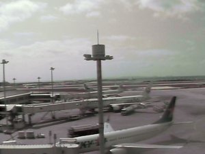 沖縄県那覇市 JAL那覇空港のライブカメラ