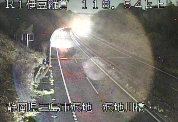 国道1号 伊豆縦貫自動車道 沢地川橋のライブカメラ|静岡県三島市