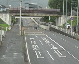 愛媛県新居浜市 愛媛県道11号 新居浜角野線JRアンダー北のライブカメラ