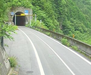 愛媛県西条市 国道194号 寒風山トンネル（西条市）のライブカメラ
