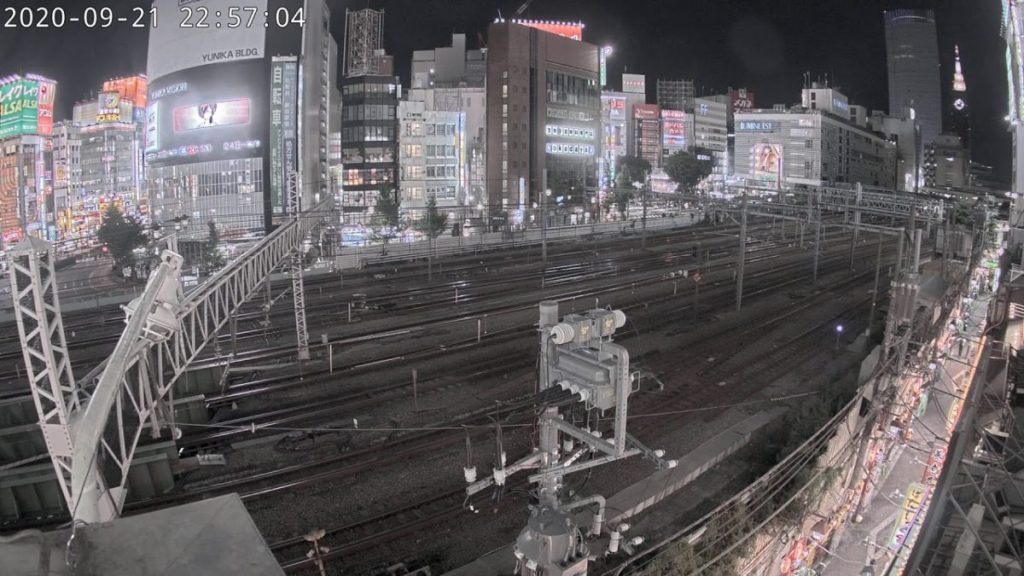 Jr新宿駅ユニカビジョン付近の鉄道ライブカメラ 東京都新宿区