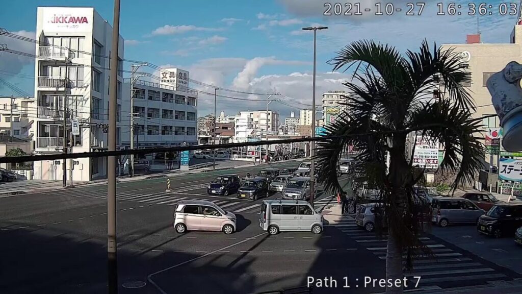 国道58号 大謝名交差点のライブカメラ|沖縄県宜野湾市 国道58号 大謝名交差点のライブカメラ|沖縄県宜野湾市