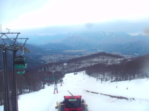長野県白馬村 Hakuba47ウインタースポーツパークゴンドラ山頂駅付近のライブカメラ