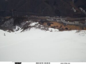 新潟県湯沢町 苗場スキー場ゲレンデのライブカメラ