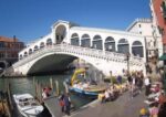 川岸から見上げるヴェネツィアのリアルト橋のライブカメラ|イタリアヴェネト州のサムネイル
