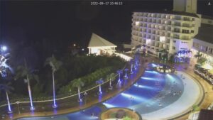 沖縄県恩納村 沖縄かりゆしビーチリゾート・オーシャンスパからガーデンプールのライブカメラ