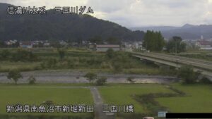 新潟県南魚沼市 三国川 三国川橋 （さくり親水公園付近）のライブカメラ