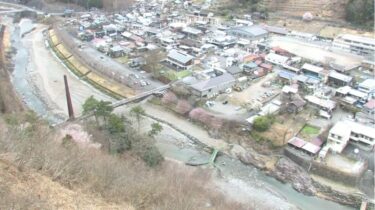 神流川 つつじ山から見た神流川と神流町中心部のライブカメラ|群馬県神流町