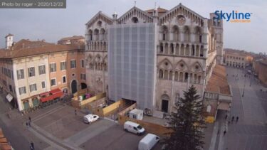 フェッラーラ大聖堂と大聖堂広場のライブカメラ|イタリアエミリア＝ロマーニャ州