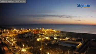 リッチョーネの海岸と港のライブカメラ|イタリアエミリア＝ロマーニャ州