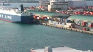 沖縄県那覇市 第十一管区海上保安本部庁舎から那覇港のライブカメラ