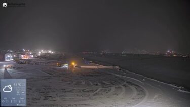 ヌーク空港内・駐機場滑走路南側のライブカメラ|グリーンランドセルメルソーク