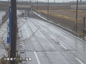 石川県白山市 石川県道8号 中新保アンダー海側のライブカメラ