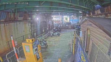 新橋三丁目オートバイ専用駐車場のライブカメラ|東京都港区