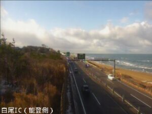 石川県かほく市 のと里山海道 白尾インターチェンジ(能登側)のライブカメラ