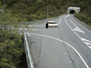 岐阜県揖斐川町 国道417号 藤橋根尾交差点岐阜方面のライブカメラ