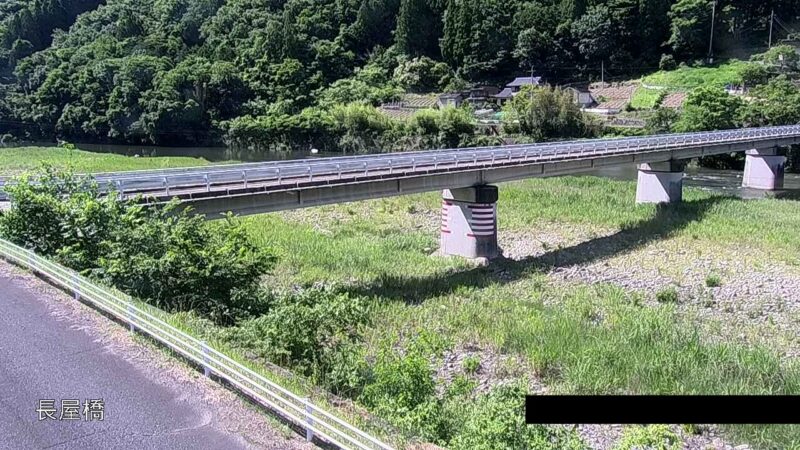 成羽川 長屋橋のライブカメラ|岡山県高梁市のサムネイル