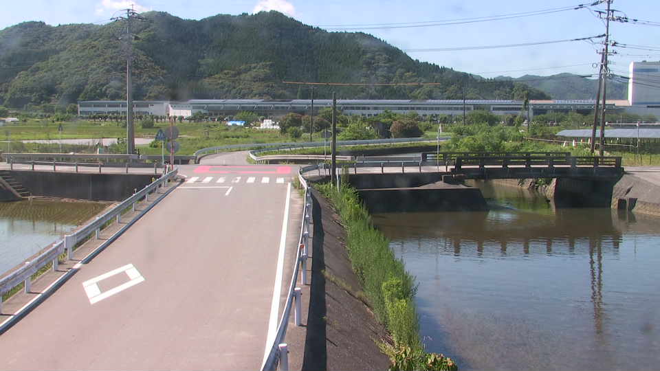 津志河内川 津志河内小橋付近のライブカメラ|大分県佐伯市のサムネイル