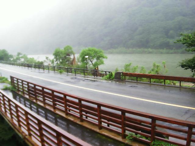 最上川 土湯 (32.7k 左岸)のライブカメラ|山形県戸沢村のサムネイル