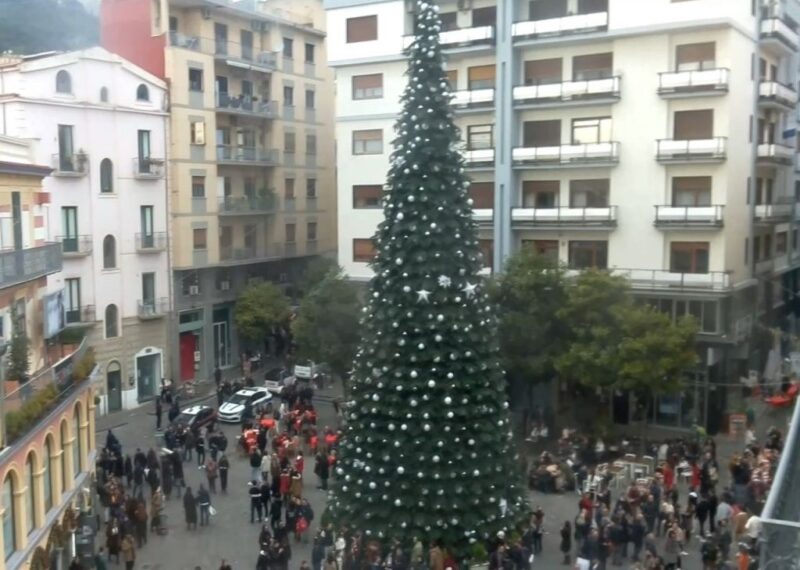 サレルノのポルタノーヴァ広場のライブカメラ|イタリアカンパーニア州のサムネイル