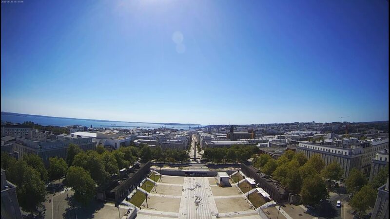 ブレスト中心地区区役所からリベルテ広場のライブカメラ|フランス共和国ブルターニュ地方のサムネイル