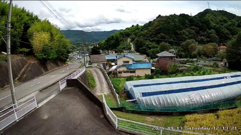 愛媛県道40号 下伊台町のライブカメラ|愛媛県松山市のサムネイル