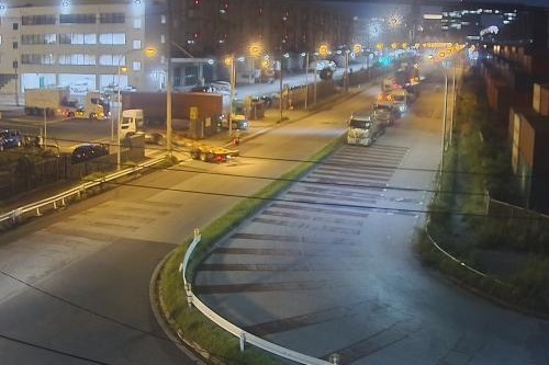 青海公共埠頭背後道路1のライブカメラ|東京都江東区のサムネイル