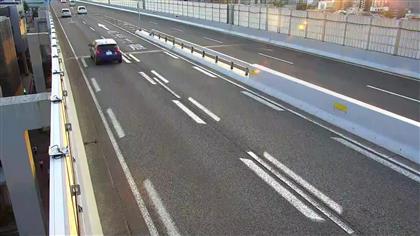 福岡高速環状線内回り 空港通入口合流付近のライブカメラ|福岡県福岡市のサムネイル