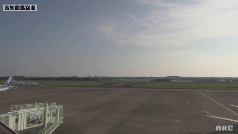 RKCより高知龍馬空港駐機場・滑走路のライブカメラ|高知県南国市のサムネイル