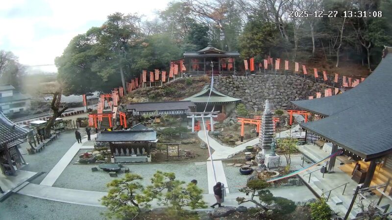 土屋銭洗い辯財天・妙圓寺境内のライブカメラ|神奈川県平塚市のサムネイル