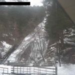 レストハウスから湯滝のライブカメラ|栃木県日光市のサムネイル