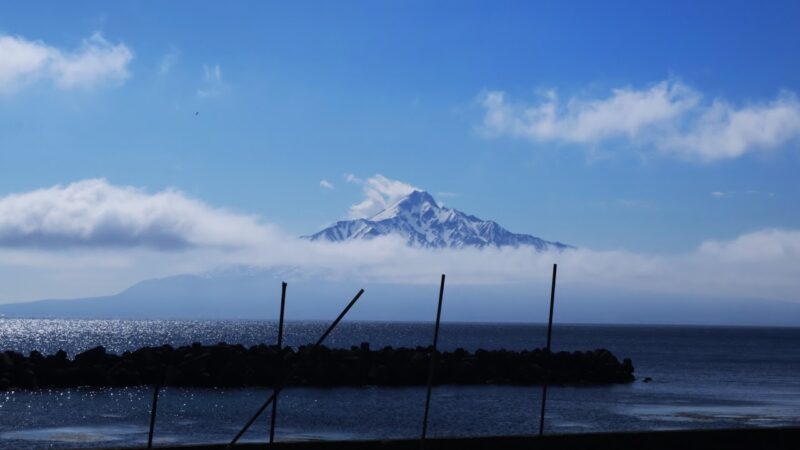 ペシ岬方面から利尻山のライブカメラ|北海道利尻富士町のサムネイル