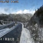 東海北陸自動車道 白鳥IC〜高鷲IC（中西高架）のライブカメラ|岐阜県郡上市のサムネイル