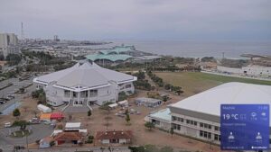 沖縄県宜野湾市 ラグナガーデンホテルから宜野湾市内のライブカメラ
