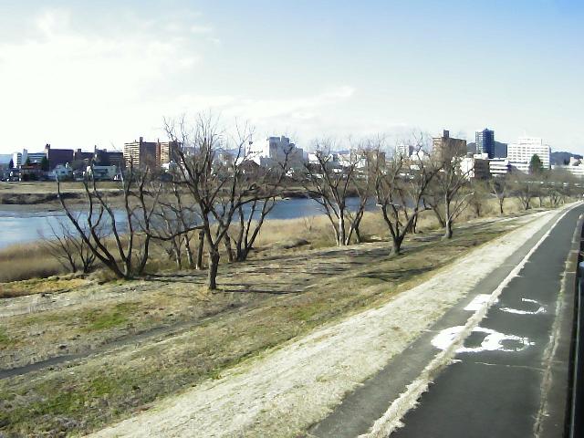 阿武隈川 渡利丸滝 R28.0kのライブカメラ|福島県福島市のサムネイル