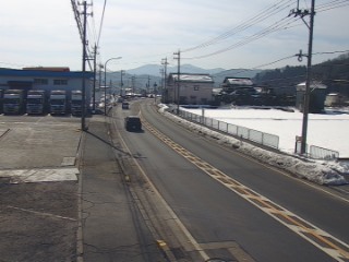 福井県道28号 妙法寺バス停交差点のライブカメラ|福井県越前市のサムネイル