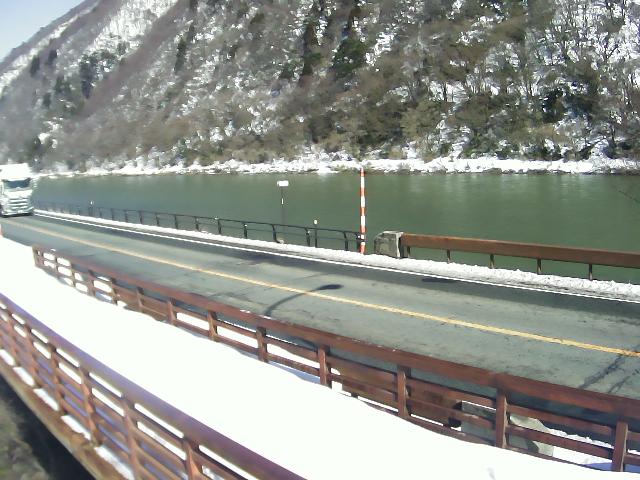 最上川 土湯 32.7k左岸のライブカメラ|山形県戸沢村のサムネイル