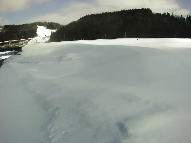 最上川 皿島 42.7k右岸のライブカメラ|山形県戸沢村のサムネイル