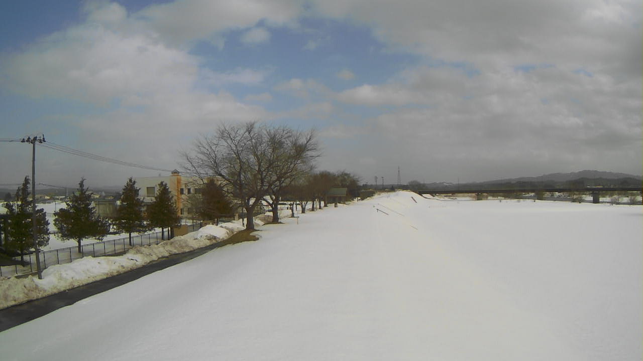 米代川 北秋田市鷹巣 43.8k右岸のライブカメラ|秋田県北秋田市のサムネイル
