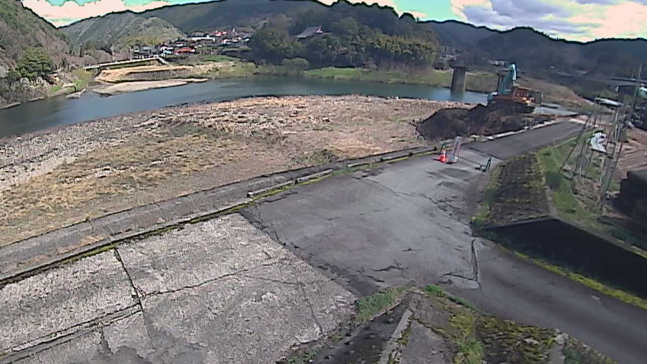 江の川 左岸 野井51.0kのライブカメラ|島根県美郷町のサムネイル