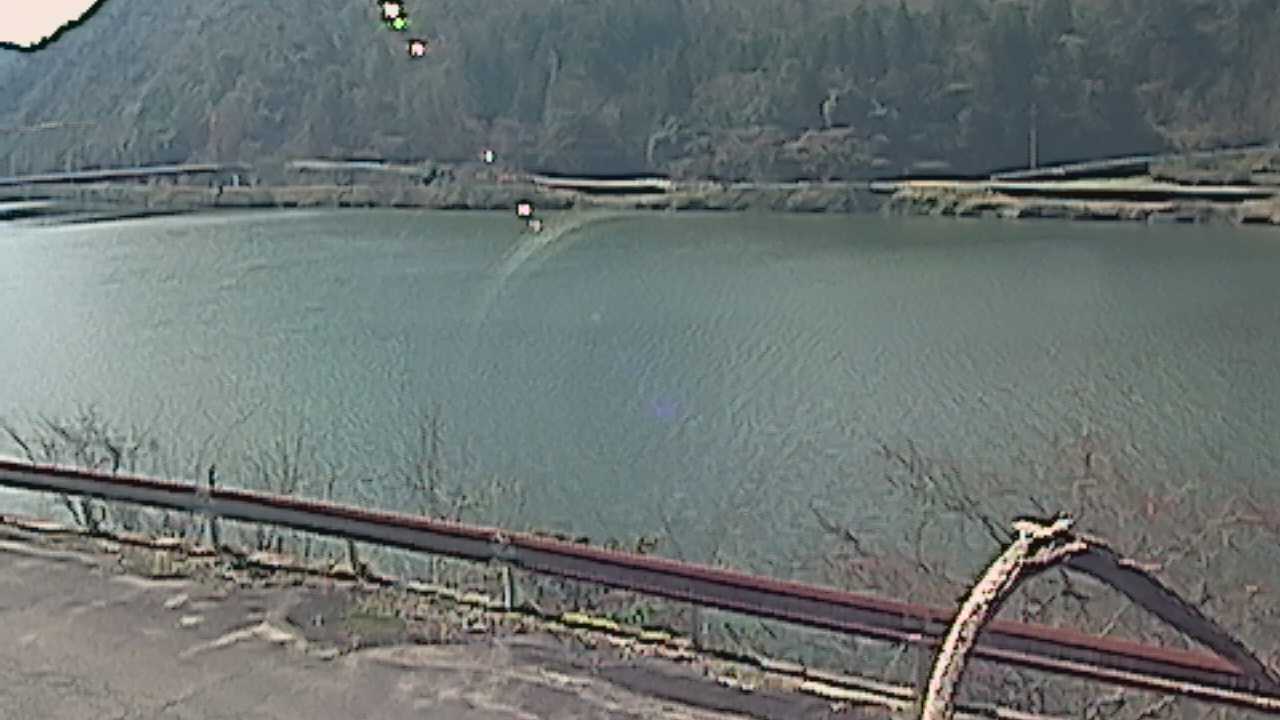 江の川 左岸 信喜62.0kのライブカメラ|島根県美郷町のサムネイル