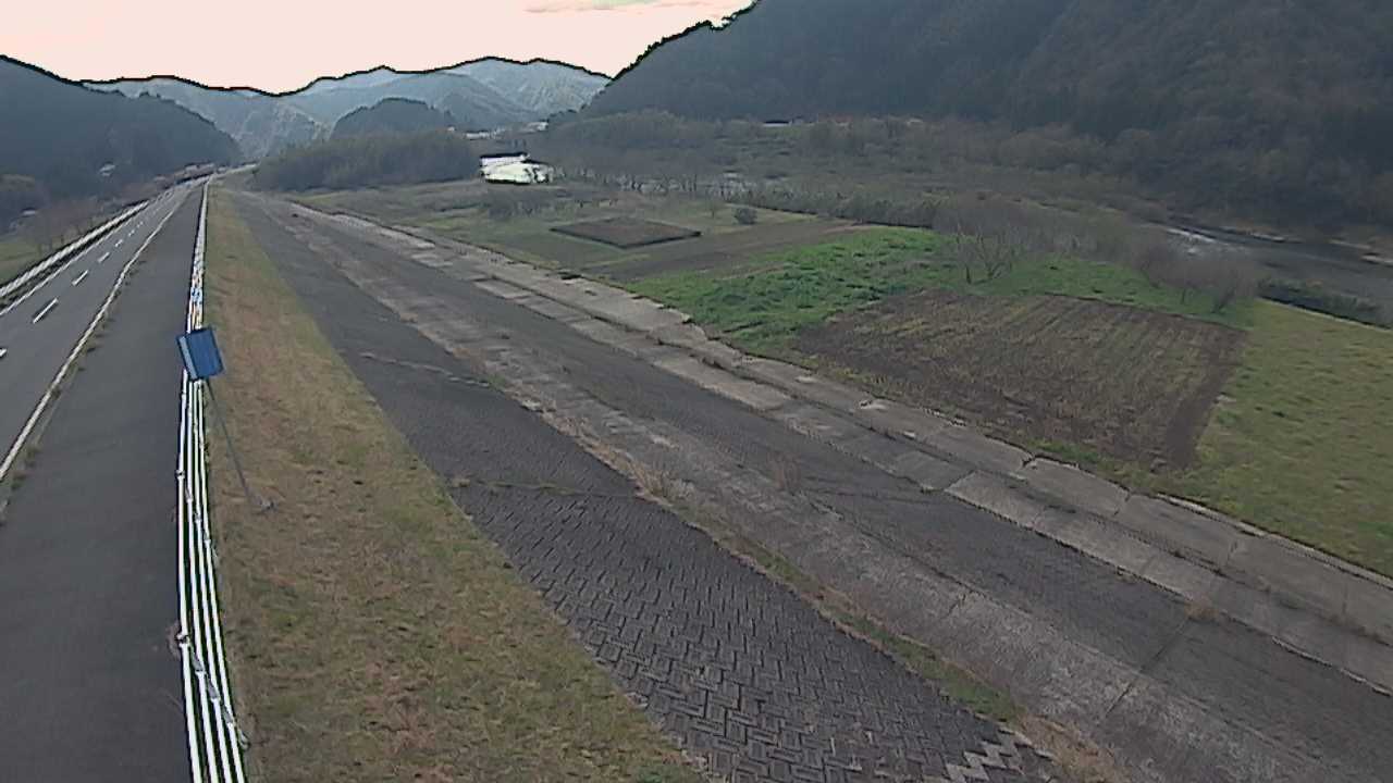 江の川 右岸 下ノ原15.2kのライブカメラ|島根県江津市のサムネイル