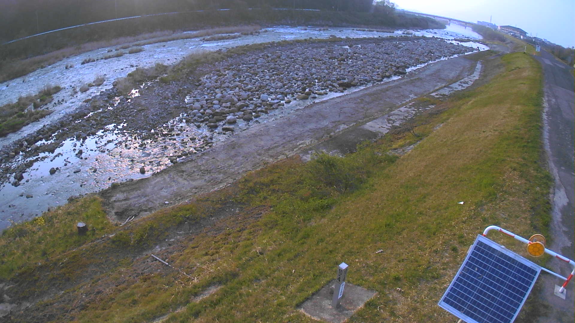 日野川 右岸 岸本10k400のライブカメラ|鳥取県伯耆町のサムネイル