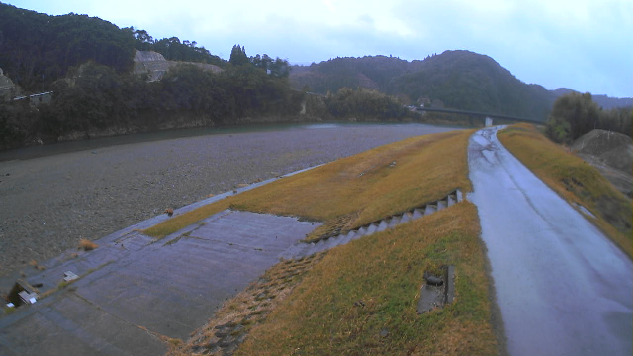 球磨川 右岸55k000地下樋管のライブカメラ|熊本県球磨村のサムネイル