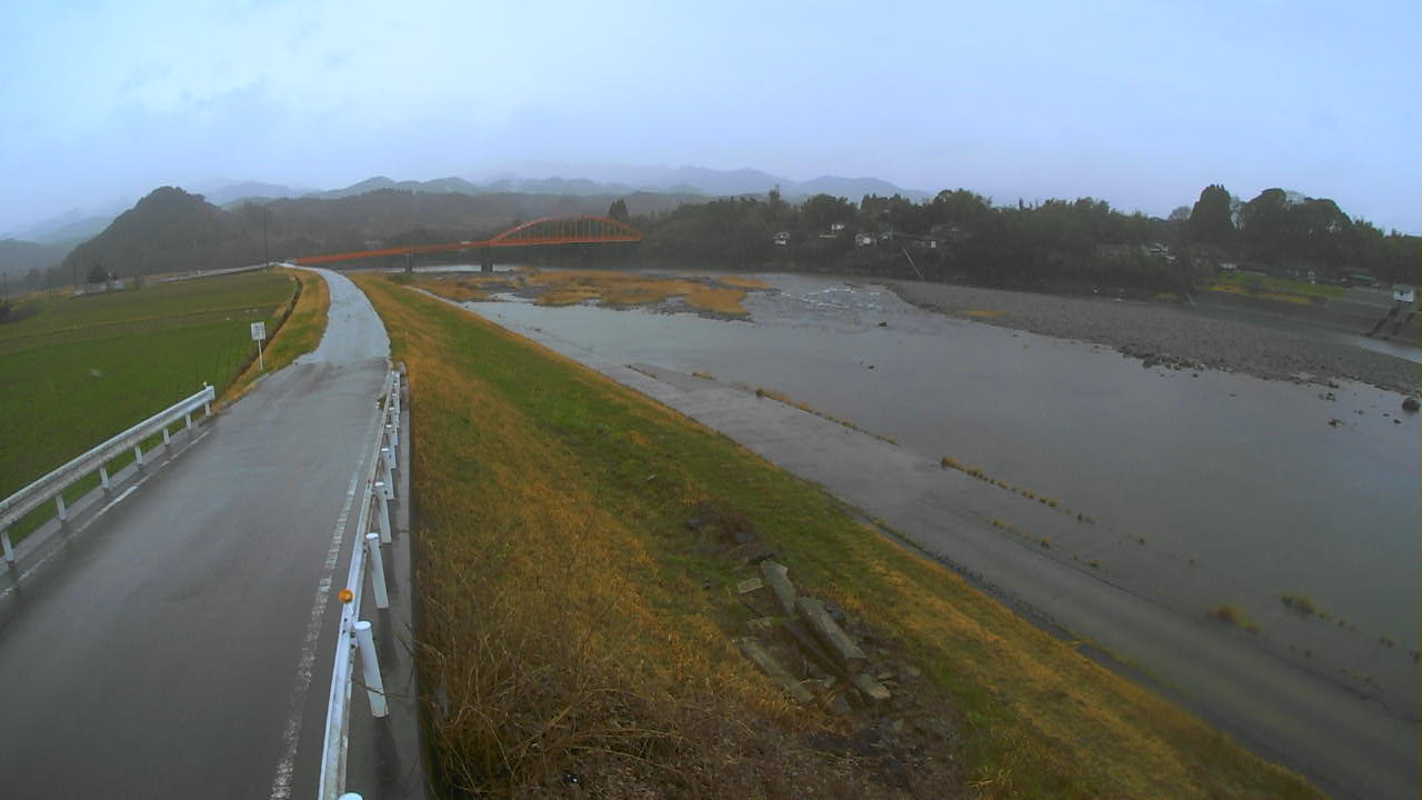 球磨川 56k400紅取橋下流のライブカメラ|熊本県人吉市のサムネイル