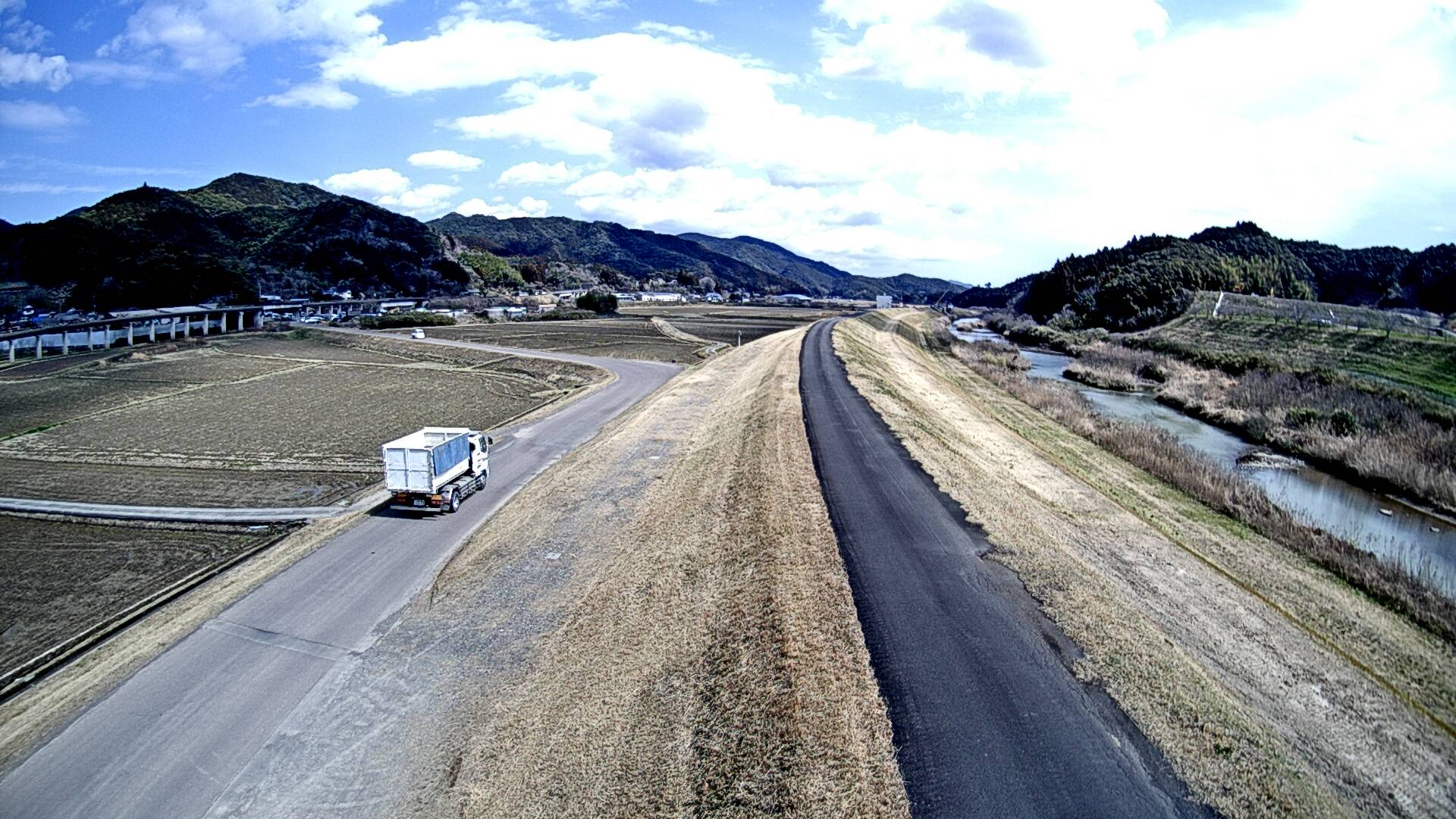 中筋川 左岸13k0四万十市江ノ村のライブカメラ|高知県四万十市のサムネイル