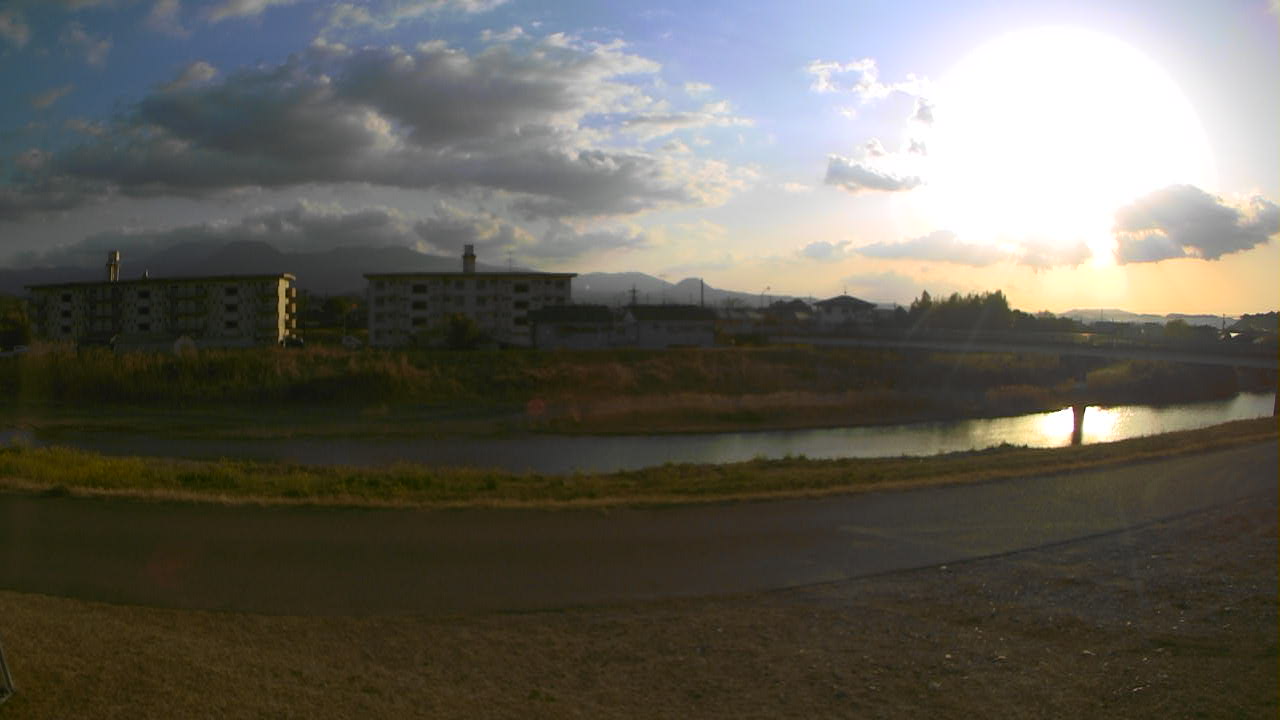 川内川 116k100市営住宅前のライブカメラ|宮崎県えびの市のサムネイル